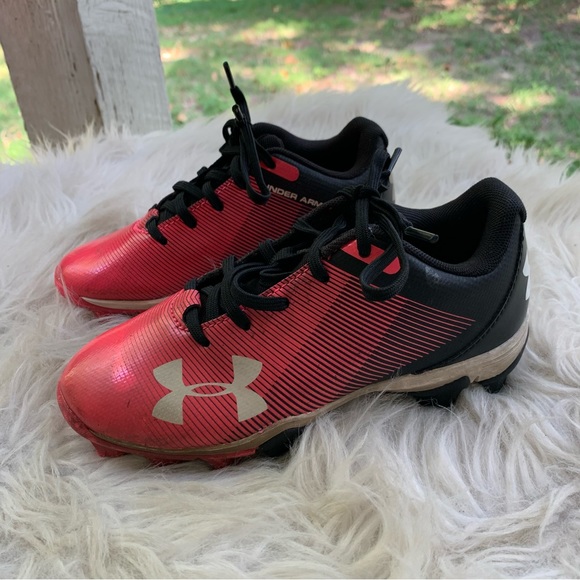 Under Armour Pink MLB Softball Cleats - Picture 1 of 12